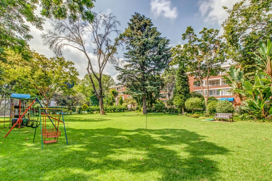 To Let 2 Bedroom Property for Rent in Illovo Gauteng