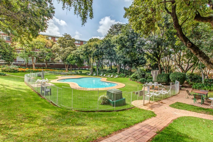 To Let 2 Bedroom Property for Rent in Illovo Gauteng
