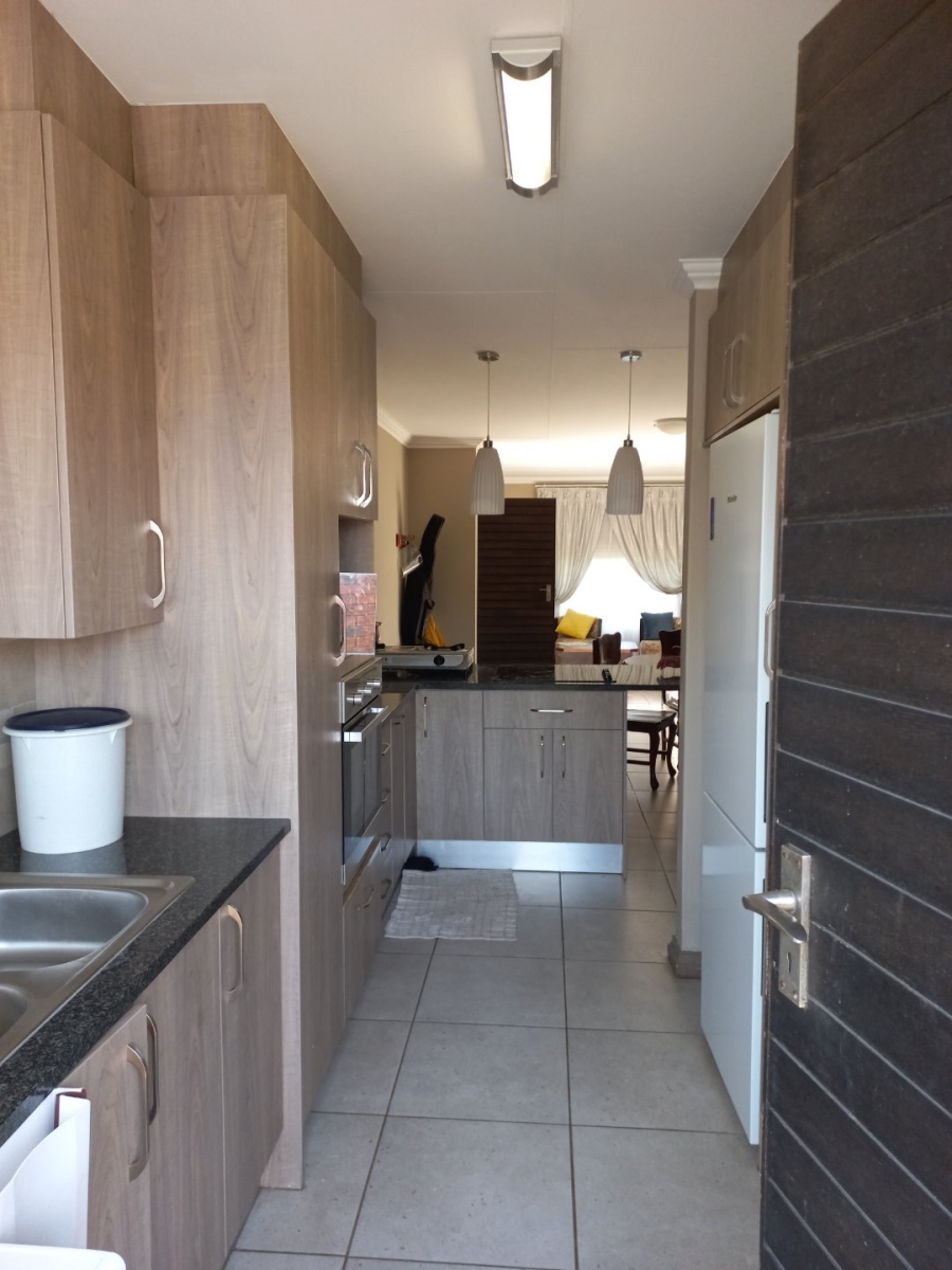 3 Bedroom Property for Sale in Amberfield Gauteng