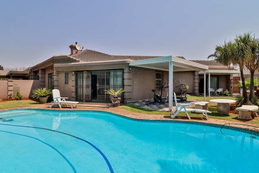 4 Bedroom Property for Sale in Birchleigh Gauteng