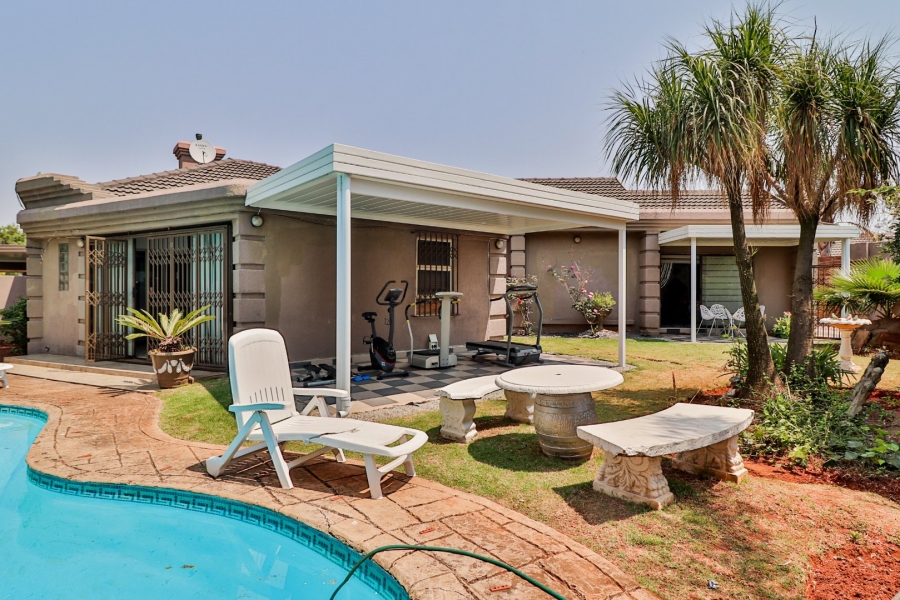 4 Bedroom Property for Sale in Birchleigh Gauteng
