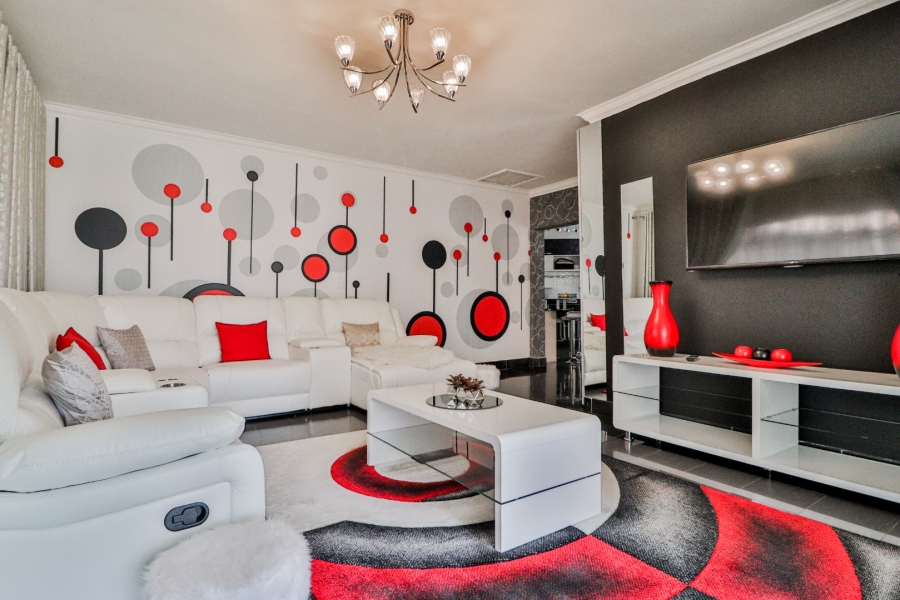 4 Bedroom Property for Sale in Birchleigh Gauteng