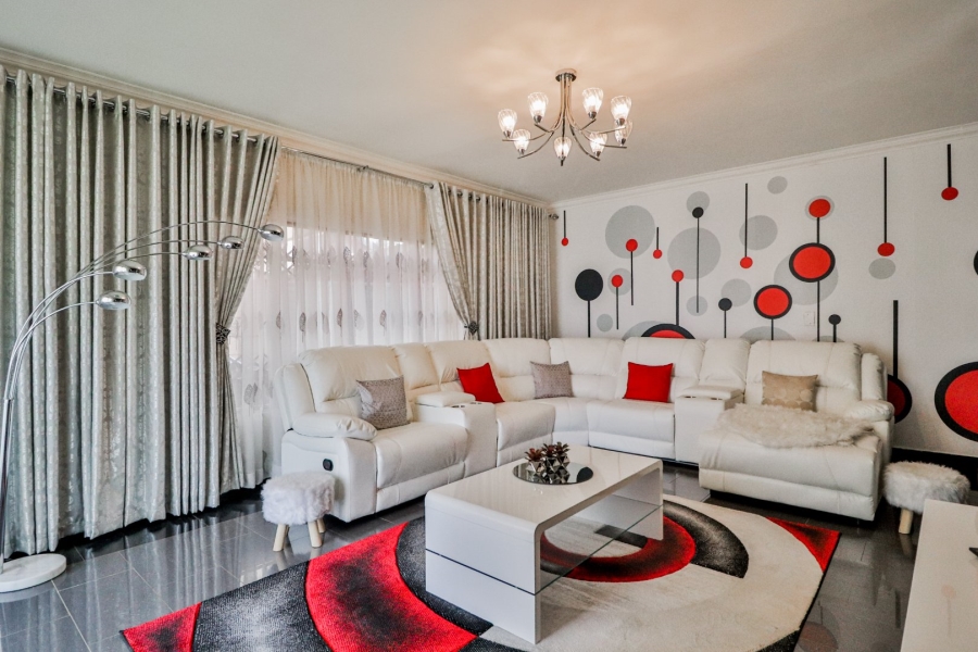 4 Bedroom Property for Sale in Birchleigh Gauteng