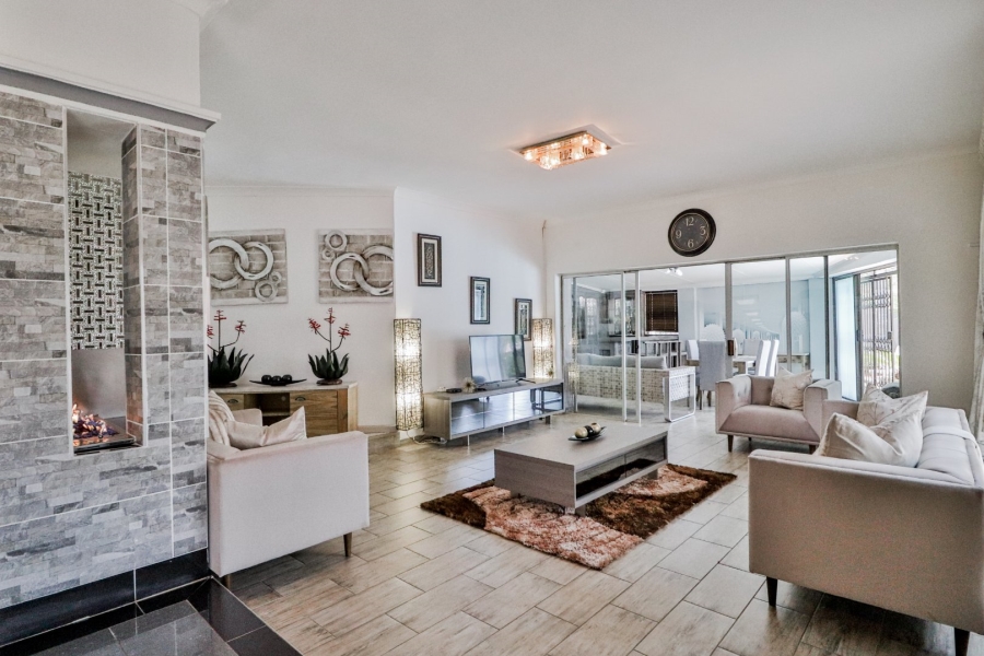 4 Bedroom Property for Sale in Birchleigh Gauteng