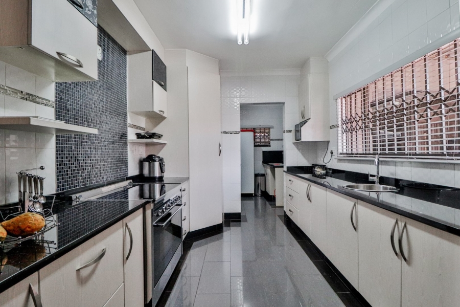 4 Bedroom Property for Sale in Birchleigh Gauteng