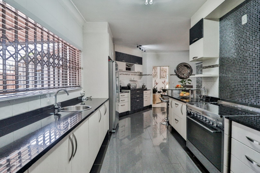 4 Bedroom Property for Sale in Birchleigh Gauteng