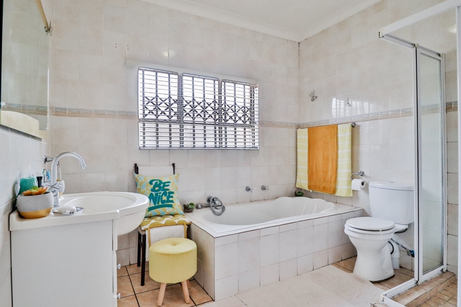 4 Bedroom Property for Sale in Birchleigh Gauteng