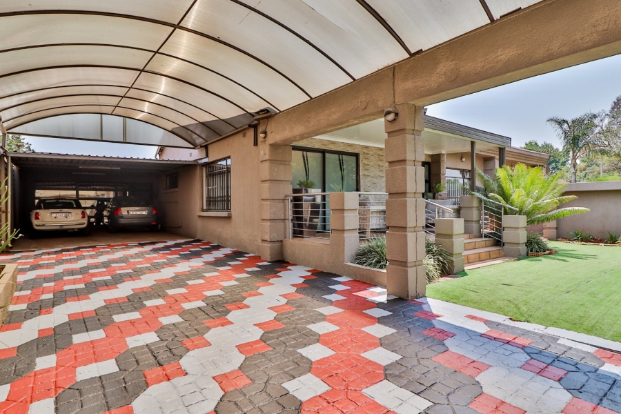4 Bedroom Property for Sale in Birchleigh Gauteng