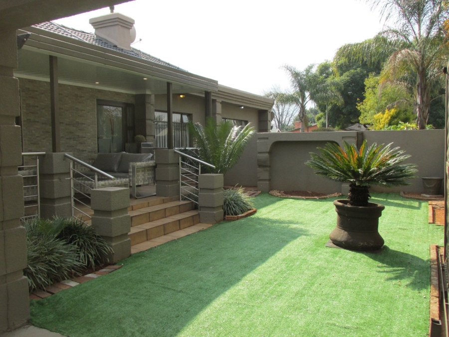 4 Bedroom Property for Sale in Birchleigh Gauteng