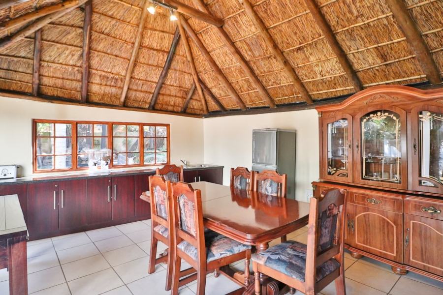 6 Bedroom Property for Sale in Glen Marais Gauteng