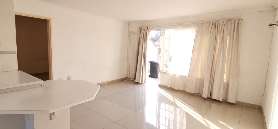 To Let 1 Bedroom Property for Rent in Ormonde Gauteng