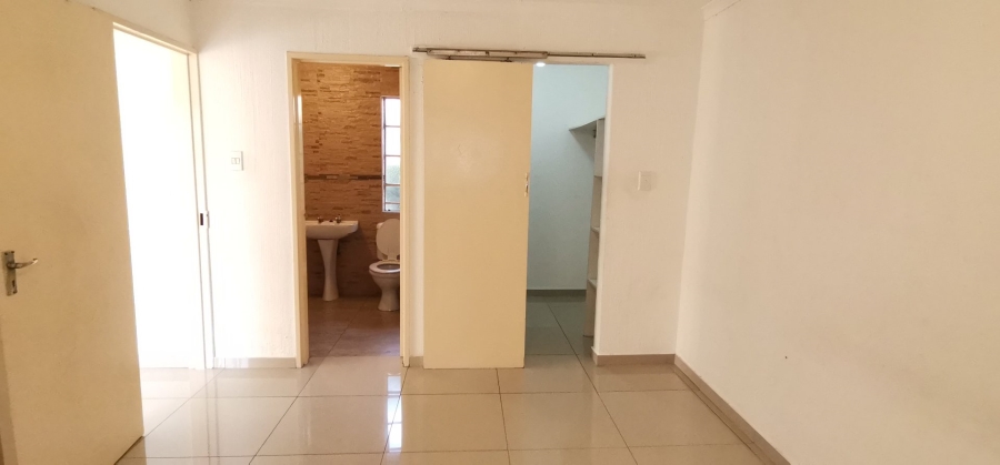 To Let 1 Bedroom Property for Rent in Ormonde Gauteng