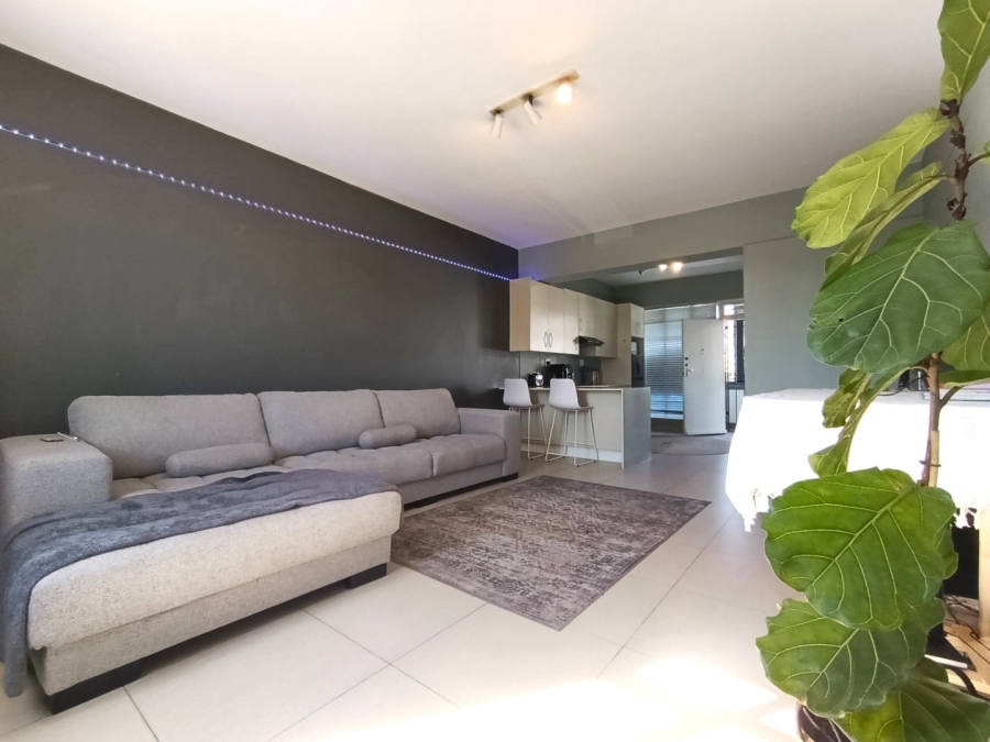 To Let 1 Bedroom Property for Rent in Illovo Gauteng
