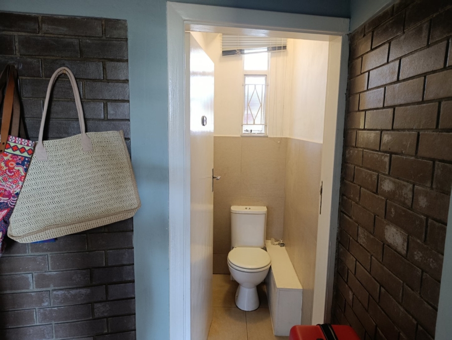 To Let 1 Bedroom Property for Rent in Illovo Gauteng