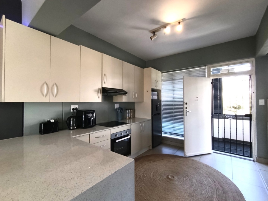 To Let 1 Bedroom Property for Rent in Illovo Gauteng