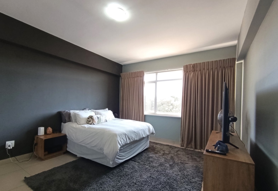 To Let 1 Bedroom Property for Rent in Illovo Gauteng
