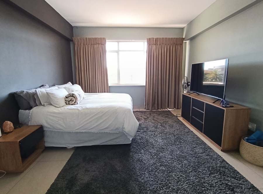 To Let 1 Bedroom Property for Rent in Illovo Gauteng