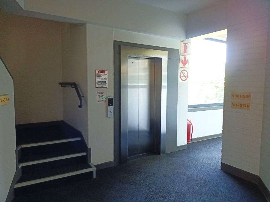 To Let 1 Bedroom Property for Rent in Illovo Gauteng