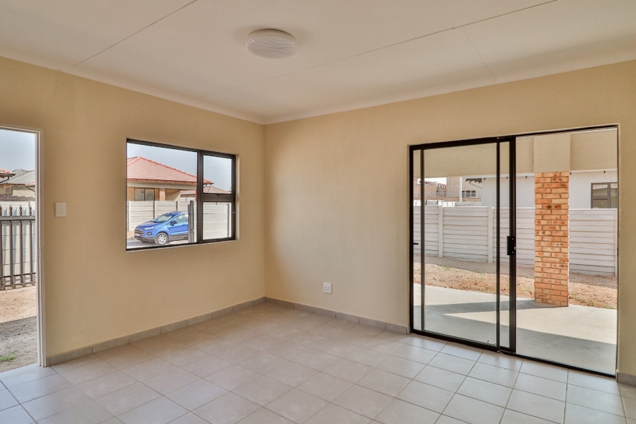3 Bedroom Property for Sale in Azaadville Gardens Gauteng