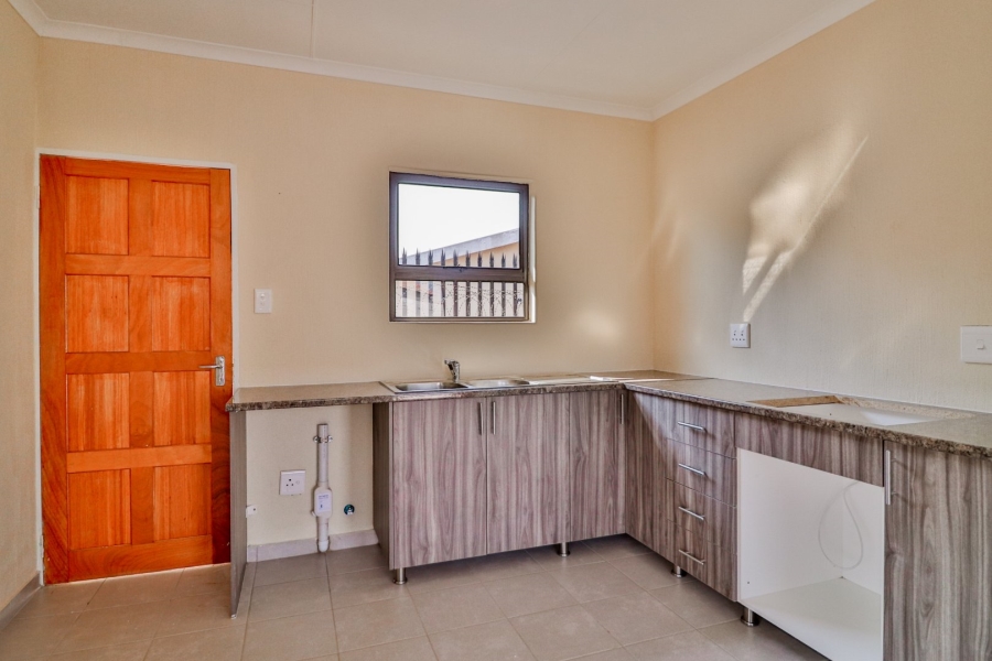 3 Bedroom Property for Sale in Azaadville Gardens Gauteng