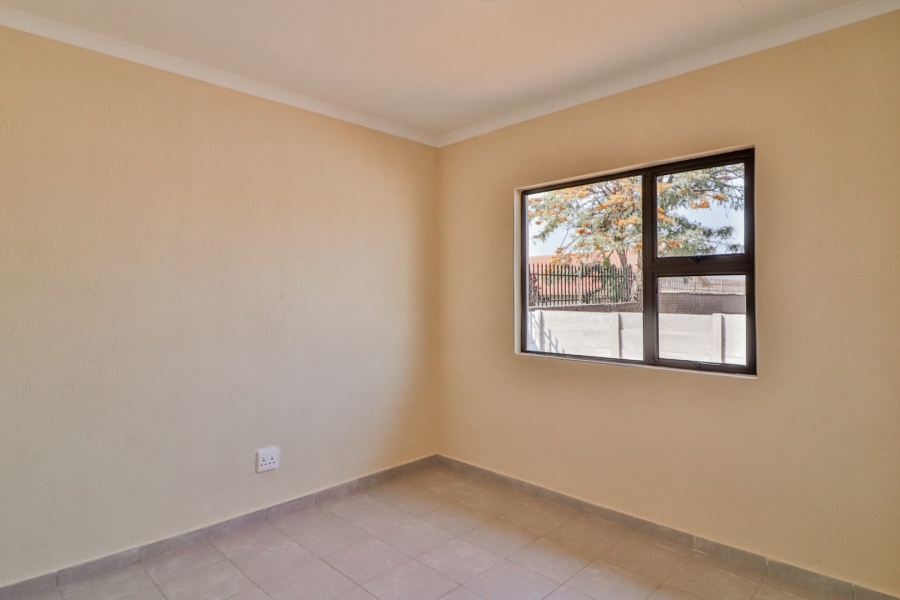 3 Bedroom Property for Sale in Azaadville Gardens Gauteng