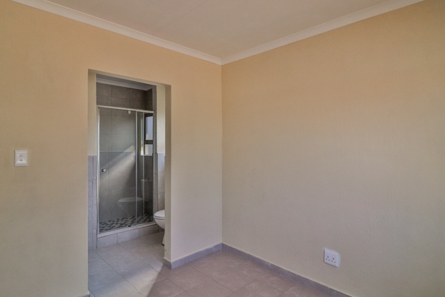 3 Bedroom Property for Sale in Azaadville Gardens Gauteng