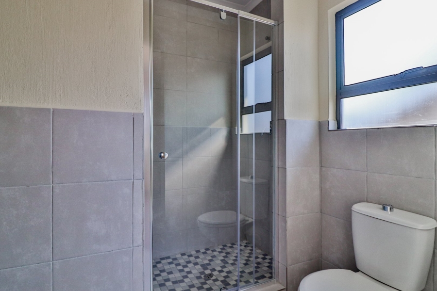 3 Bedroom Property for Sale in Azaadville Gardens Gauteng