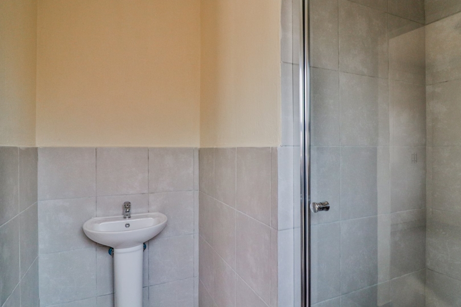 3 Bedroom Property for Sale in Azaadville Gardens Gauteng