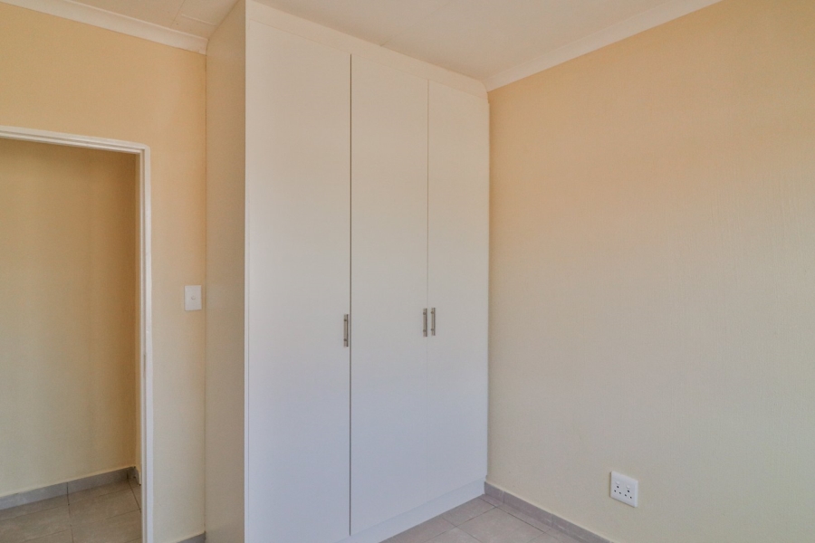3 Bedroom Property for Sale in Azaadville Gardens Gauteng