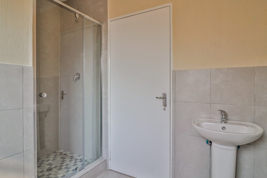 3 Bedroom Property for Sale in Azaadville Gardens Gauteng