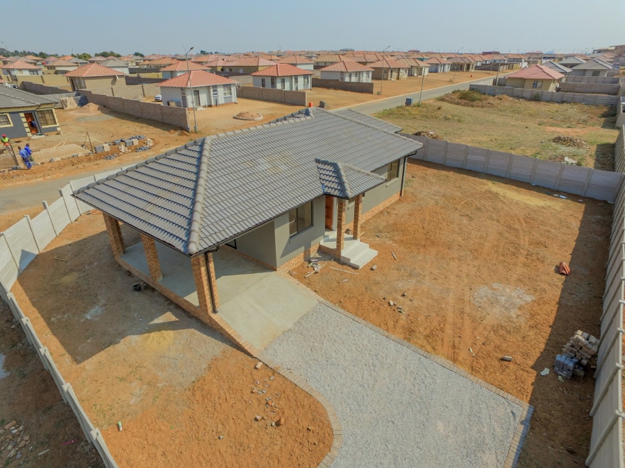 3 Bedroom Property for Sale in Azaadville Gardens Gauteng