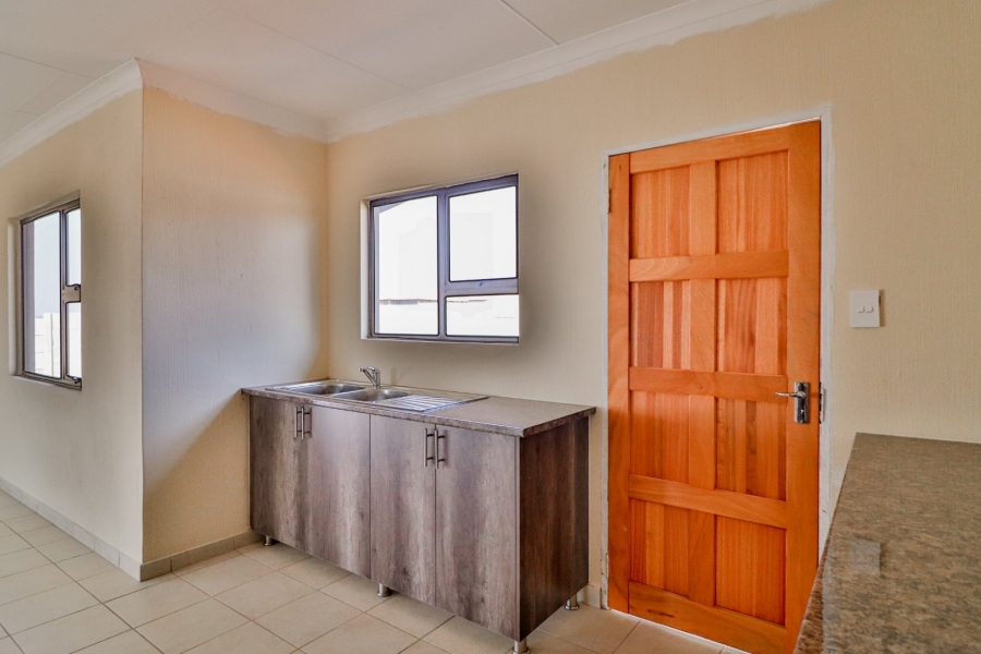 3 Bedroom Property for Sale in Azaadville Gardens Gauteng