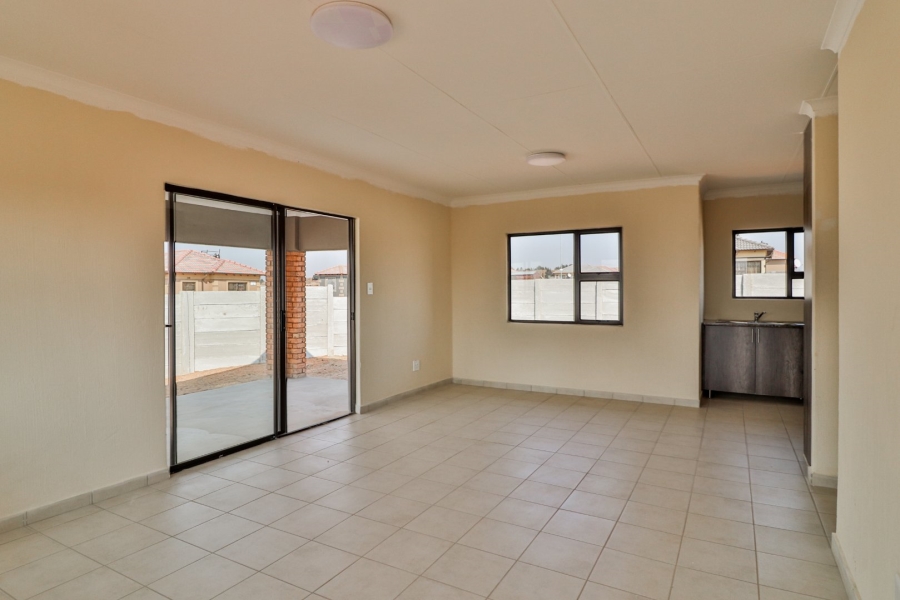 3 Bedroom Property for Sale in Azaadville Gardens Gauteng