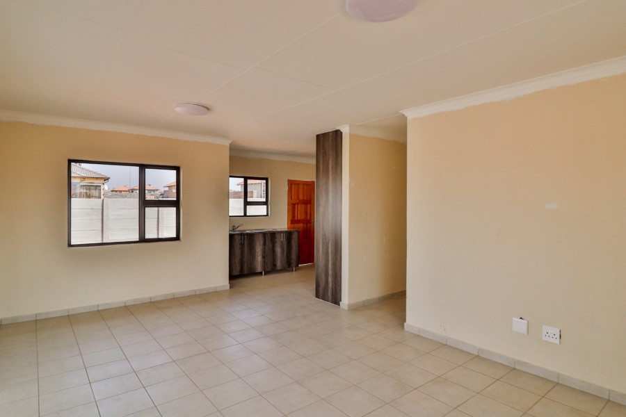 3 Bedroom Property for Sale in Azaadville Gardens Gauteng