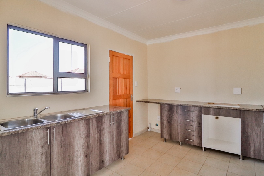 3 Bedroom Property for Sale in Azaadville Gardens Gauteng