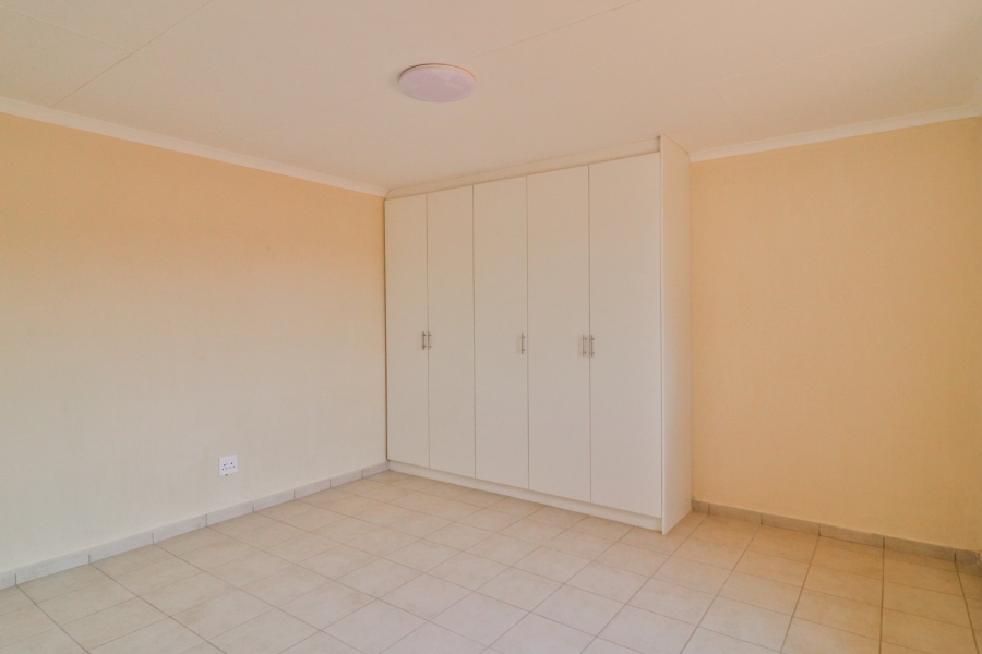 3 Bedroom Property for Sale in Azaadville Gardens Gauteng