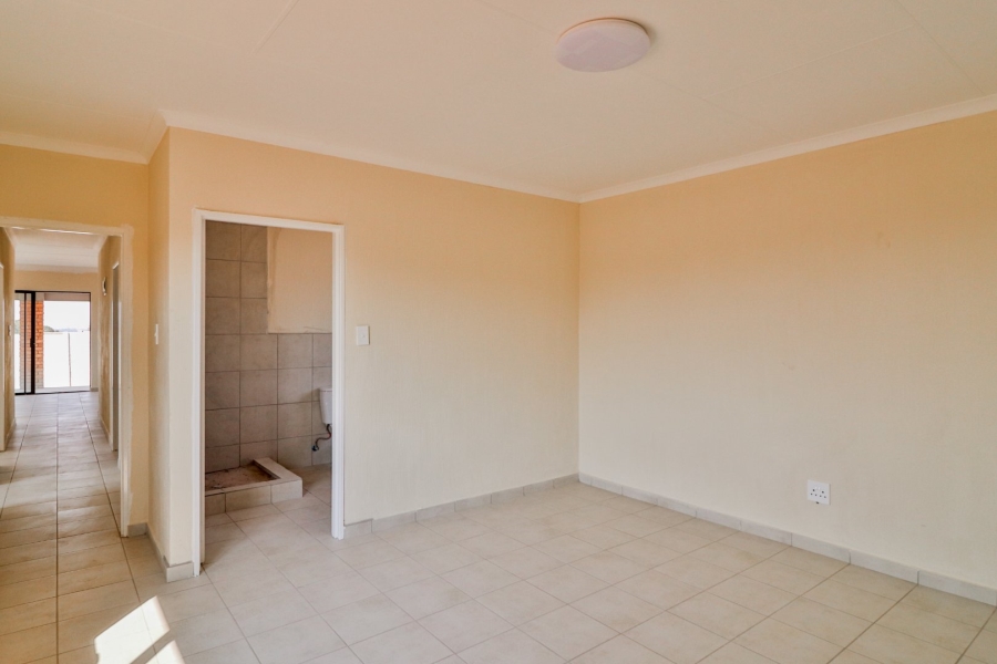3 Bedroom Property for Sale in Azaadville Gardens Gauteng