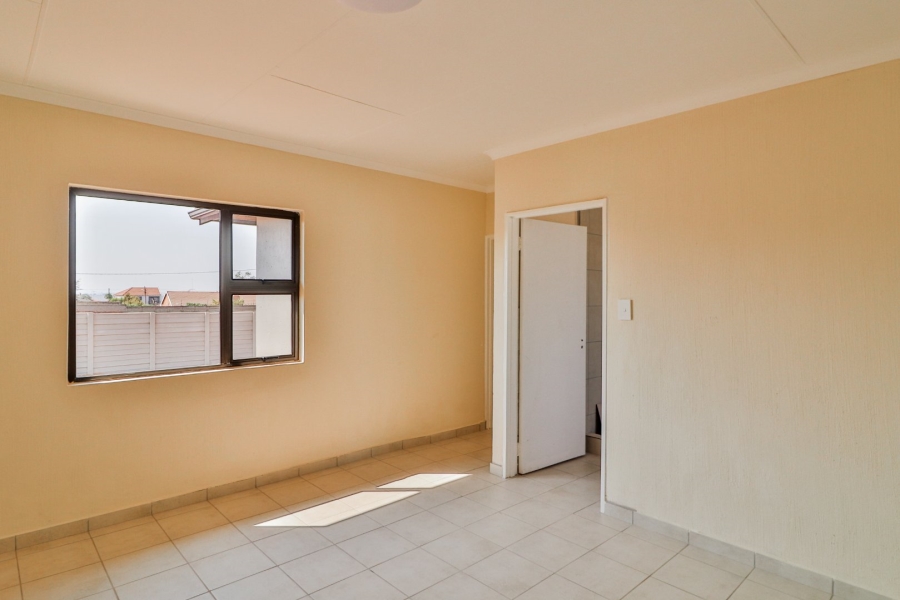 3 Bedroom Property for Sale in Azaadville Gardens Gauteng