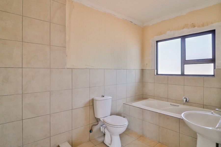 3 Bedroom Property for Sale in Azaadville Gardens Gauteng