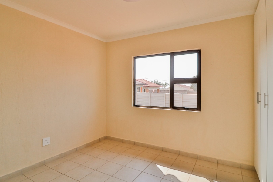 3 Bedroom Property for Sale in Azaadville Gardens Gauteng