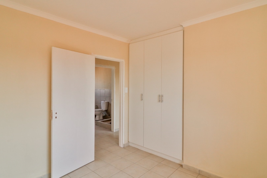 3 Bedroom Property for Sale in Azaadville Gardens Gauteng