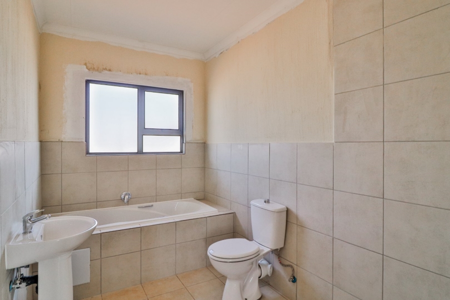 3 Bedroom Property for Sale in Azaadville Gardens Gauteng