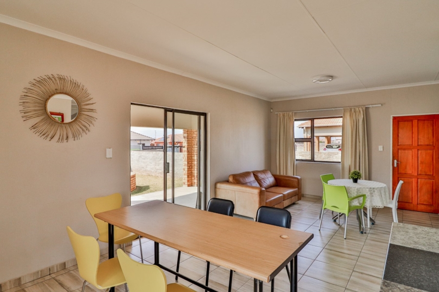 3 Bedroom Property for Sale in Azaadville Gardens Gauteng