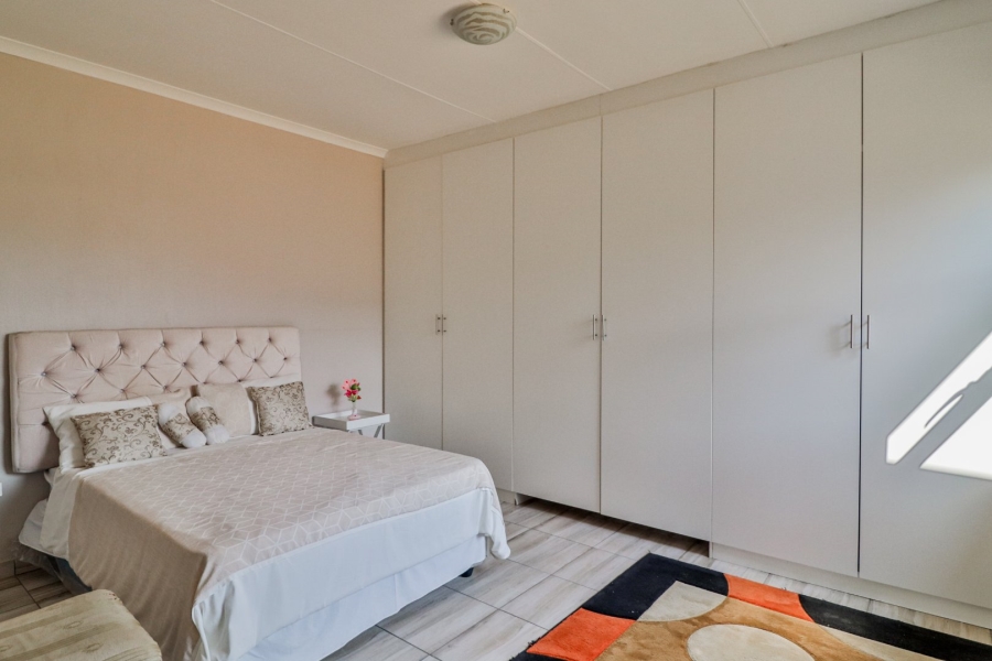 3 Bedroom Property for Sale in Azaadville Gardens Gauteng