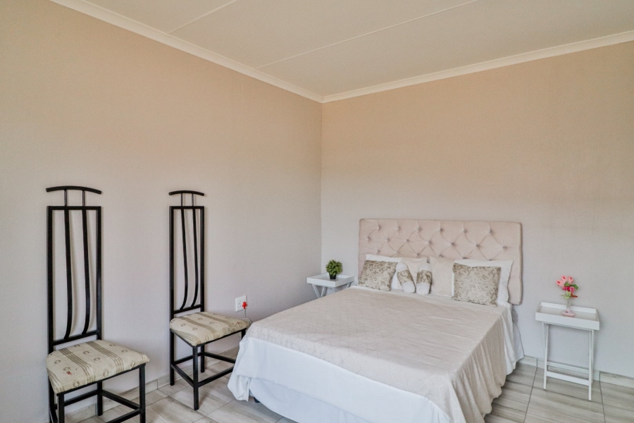 3 Bedroom Property for Sale in Azaadville Gardens Gauteng