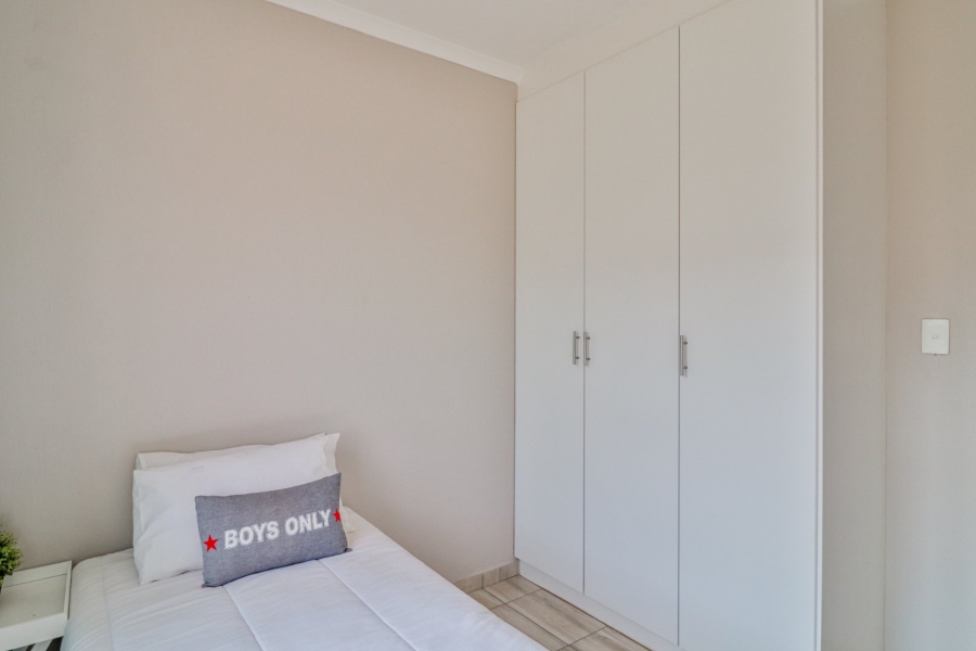 3 Bedroom Property for Sale in Azaadville Gardens Gauteng