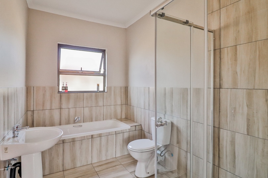 3 Bedroom Property for Sale in Azaadville Gardens Gauteng