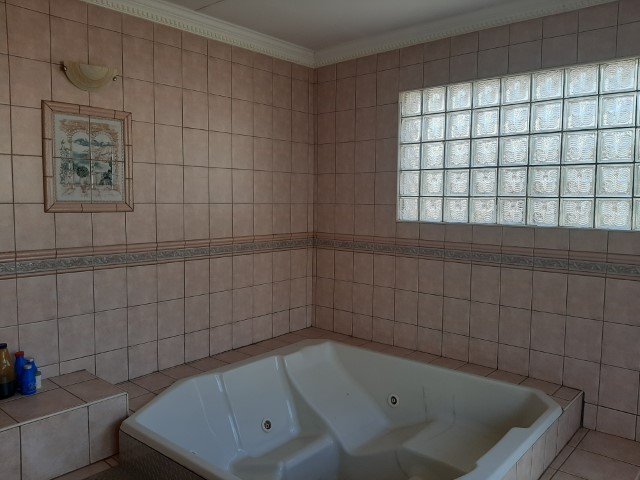 Commercial Property for Sale in Fairlead Gauteng