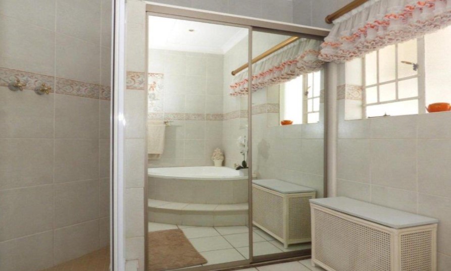 Commercial Property for Sale in Fairlead Gauteng