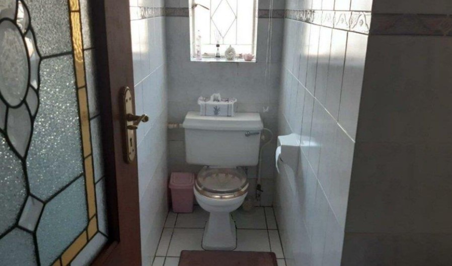 Commercial Property for Sale in Fairlead Gauteng